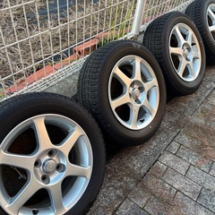 アクア、ヤリスなどにスタッドレス4本セット