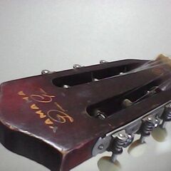 ヤマハのギターの画像