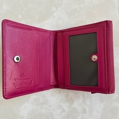 先着順になります！ヴィヴィアンウエストウッド財布の画像