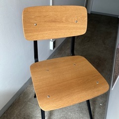 （無料）椅子3色×2脚　オレンジ・緑・黒の画像