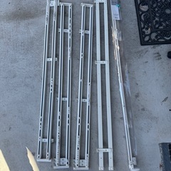 カーテンレールダブル4本　シングル1本の画像