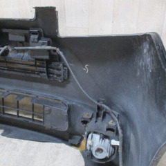 ZRR70W/ZRR75Wヴォクシー純正フロントバンパーの画像