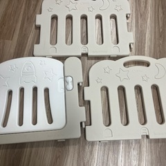 carazベビーサークル ドア付10枚140×200cm ベージュ&ホワイトの画像