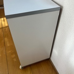 キャスター付き衣装ケース（白）　　の画像