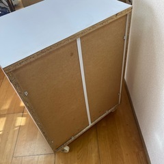 キャスター付き衣装ケース（白）　　の画像