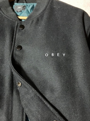オベイ　ジャケット