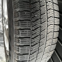 【美品】ミニバン用スタッドレスタイヤ　4本セット　ホイール付きの画像