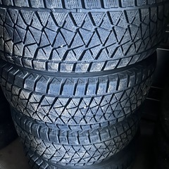 冬タイヤ26570R16 112Qの画像