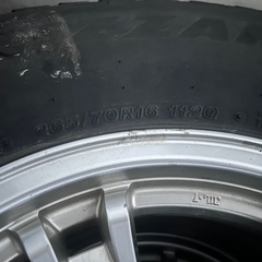 冬タイヤ26570R16 112Qの画像