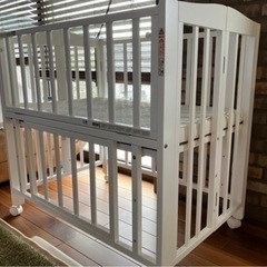 　【美品】KATOJIベビーベッドの画像
