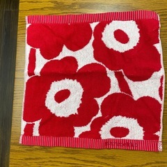 マリメッコ　5枚セット　バスタオル２枚、フェイスタオル2枚、ウォッシュタオル1枚　未使用の画像