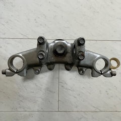 『美品』他車種のワイドホイール化に　TW200 純正 ステアリングステム トップブリッジ アンダーブラケット 捻じれ無  の画像