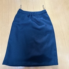 紺色タイトスカートの画像