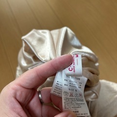 ベージュスカートの画像