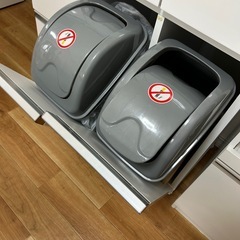 キャビネット　ゴミ箱付きの画像