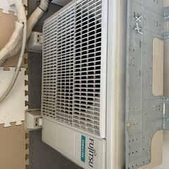 【受け渡し予定者決まり】FUJITSUエアコン　6畳　リモコン付き　エアコン冷房暖房の画像