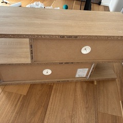 テレビボードの画像