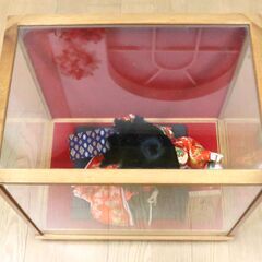 わらべ　桜山作　人形　ケース（横35㎝×奥行き25㎝×高さ34㎝）　インテリア　置物　中古品の画像