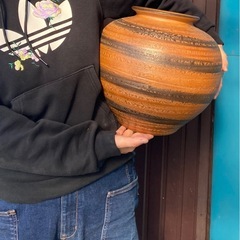 大きな花瓶の画像