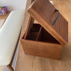 メイクボックス木製鏡台の画像