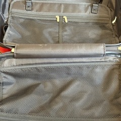 スーツケース47cm・3.2kg・26リットル・TSA 機内持ち込みサイズ　鍵無し　非対面でお渡しの画像