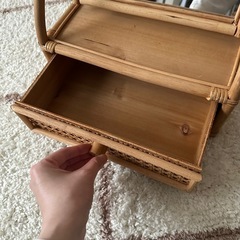 サリュ　salut　ラタン　引き出し付きミラーの画像