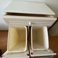 キッチン　２分別　ダストボックス　キャスター付の画像
