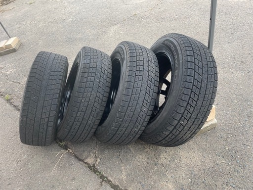 215/70/16                   スタッドレス
ダンロップウインターマックス　スタッドレスタイヤ