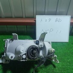 トヨタ TOYOTA Bb NCP11 ヘッドライト 右の画像