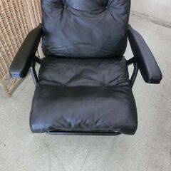 折りたたみリクライニングチェア ブラック 折りたたみ 折り畳み リクライニングチェア イス 椅子 チェア 黒 1人掛け 札幌市 西野店の画像