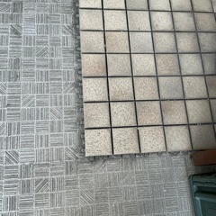 バルコニータイル100-150枚差し上げますの画像