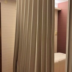 ナチュラルベージュ カーテン3枚セット（遮光・天井レール付き）の画像