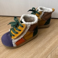暖かいキッズシューズの画像