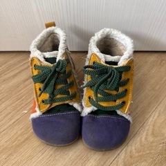 暖かいキッズシューズの画像