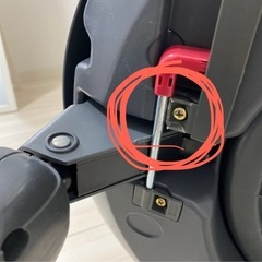 アップリカ ベビーチャイルドシート「ディアターン プラス」★サポート（脚部分）の固定バー破損ありの画像