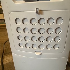 ほぼ未使用ですが長期保管品！電気ファンヒーター
の画像