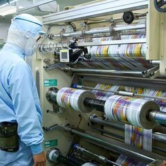 東京ポリエチレン印刷社埼玉工場＿【未経験でも年収480万円可！】誰もがみたことのある食料品の包装フィルム印刷を行う会社！の画像