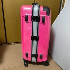 キャリーケース 海外用サイズ　ピンクの画像