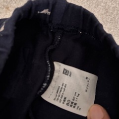 サメ柄 ネイビー ボトムス　80サイズ　ユニクロの画像