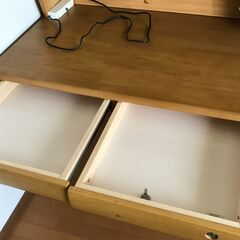 子ども用の勉強机です。中古ですが綺麗だと思いますの画像