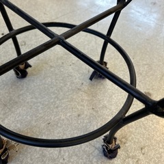 A2510-403 北欧アンティーク風 アイアンスツール ベロア バーガンディ キズ汚れ有りの画像