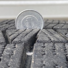 No.132スタットレスタイヤ215/65/17 5H PCD114.3 アルミ付4本セットの画像