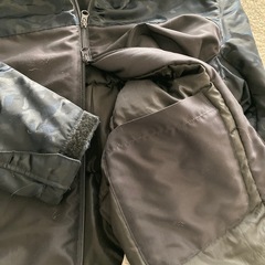 アズール　Azul 　ダウンジャケット　Lサイズ　紺色　迷彩柄の画像