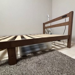 ほぼ新品　シングルベッド　フレームの画像