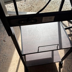 電源、キャスター付き収納の画像