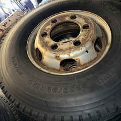 バリ溝 8分山 以上★TOYOTA★M919スタッドレス★225/90R17.5★ホイールセット6穴
の画像