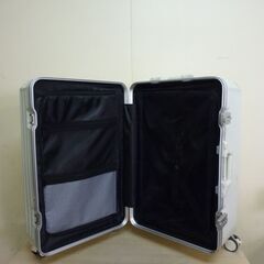 G-4※取引中/売約済*********** 　　　　　　　倉庫保管　未使用　訳あり特価　キャリーケース　大型　USBケーブル付き　の画像