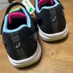 新品タグ付きasics キッズ　20の画像