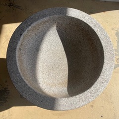 石臼（木台付き）餅つき うす ガーデニング 石鉢 インテリアの画像