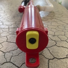 灯油ファンヒーター、自動灯油ポンプ、灯油入れ2個の画像